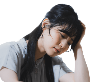 頭を抱える女性